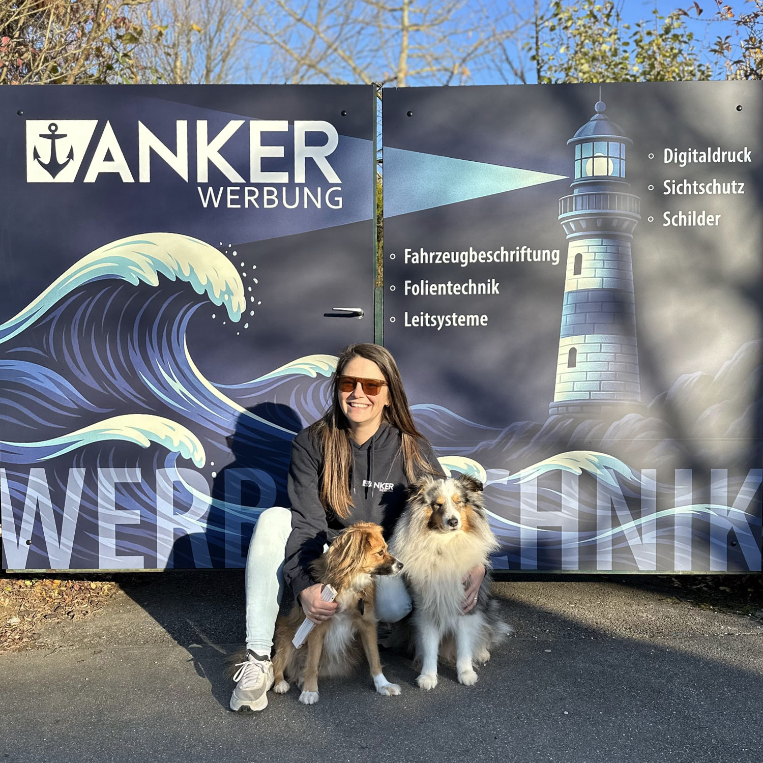 Torbeschilderung am eigenen Firmengelände von Anker Werbung